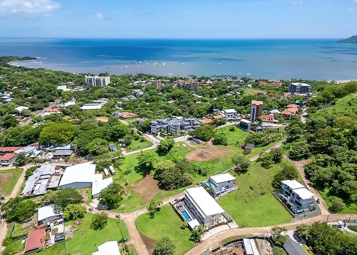 Maravilla Estates, Beach, Prime Location, Family & Friends Apartment Tamarindo