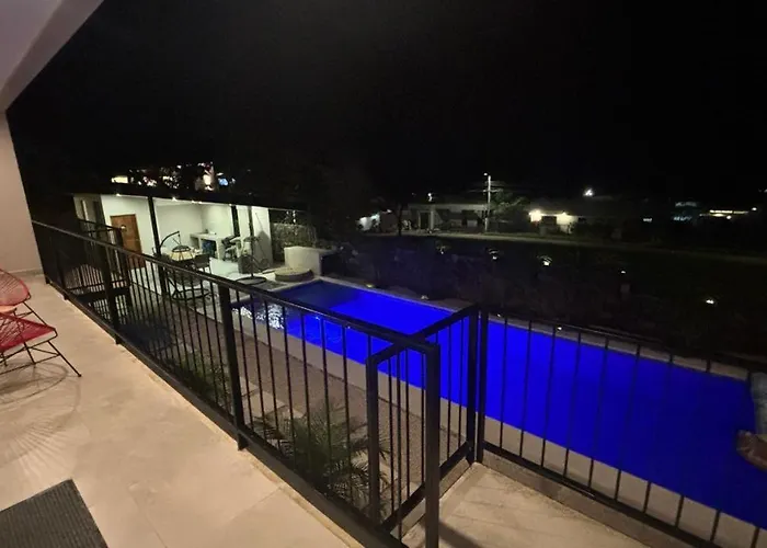 Maravilla Estates, Beach, Prime Location, Family & Friends Apartment Tamarindo