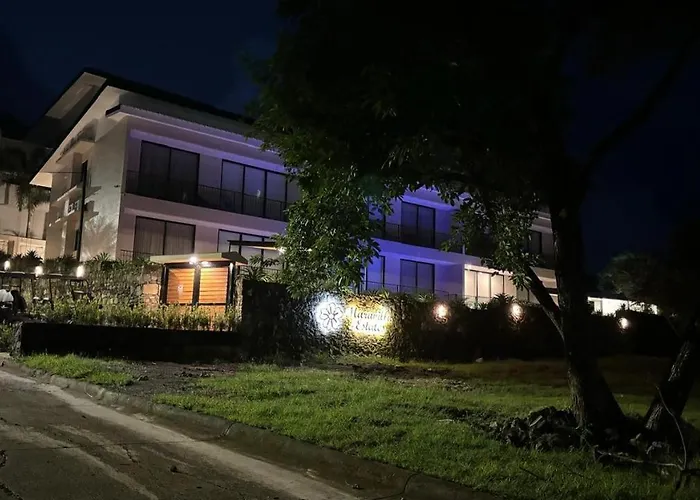 Maravilla Estates, Beach, Prime Location, Family & Friends Apartment *